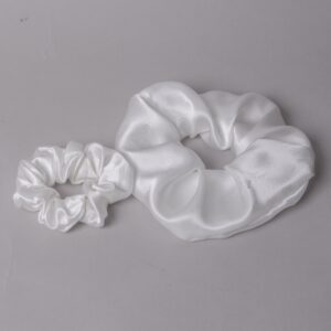 Oversize & regular scrunchies